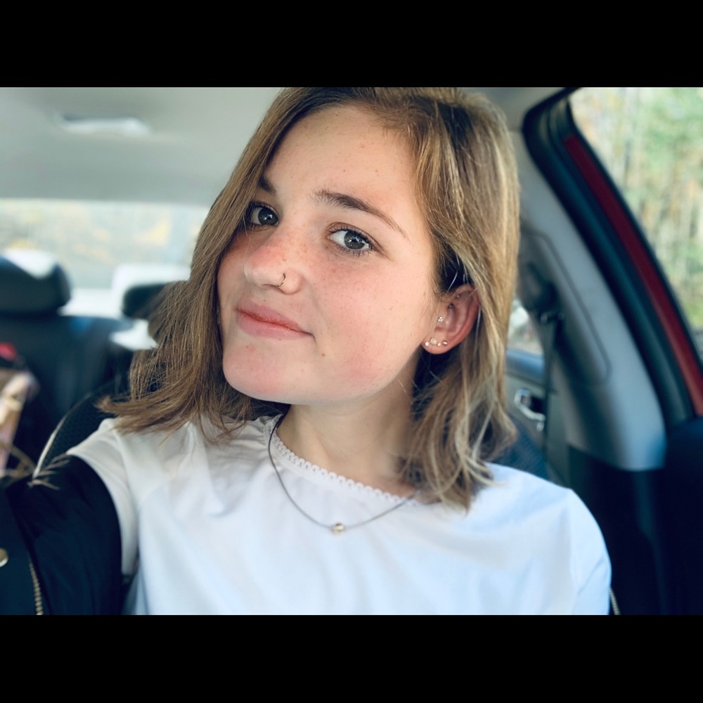 Meet your Posher, Emily